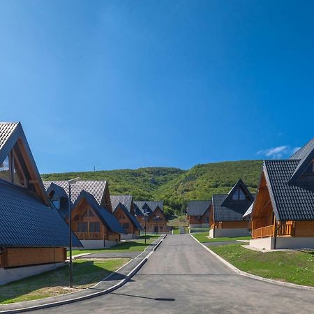 Wooden Houses Macola Hotel Korenica Exterior photo