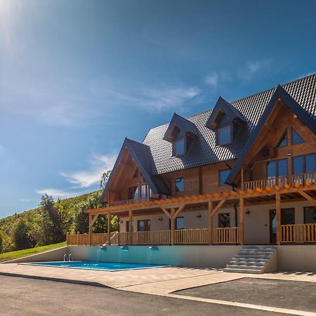 Wooden Houses Macola Hotel Korenica Exterior photo