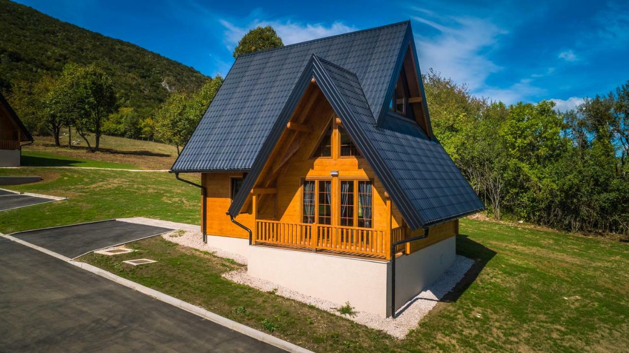 Wooden Houses Macola Hotel Korenica Exterior photo