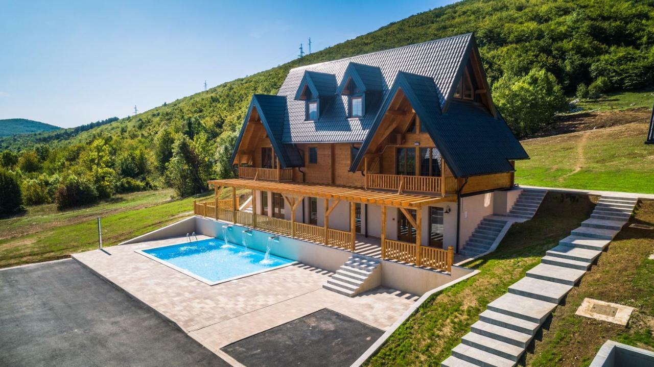 Wooden Houses Macola Hotel Korenica Exterior photo