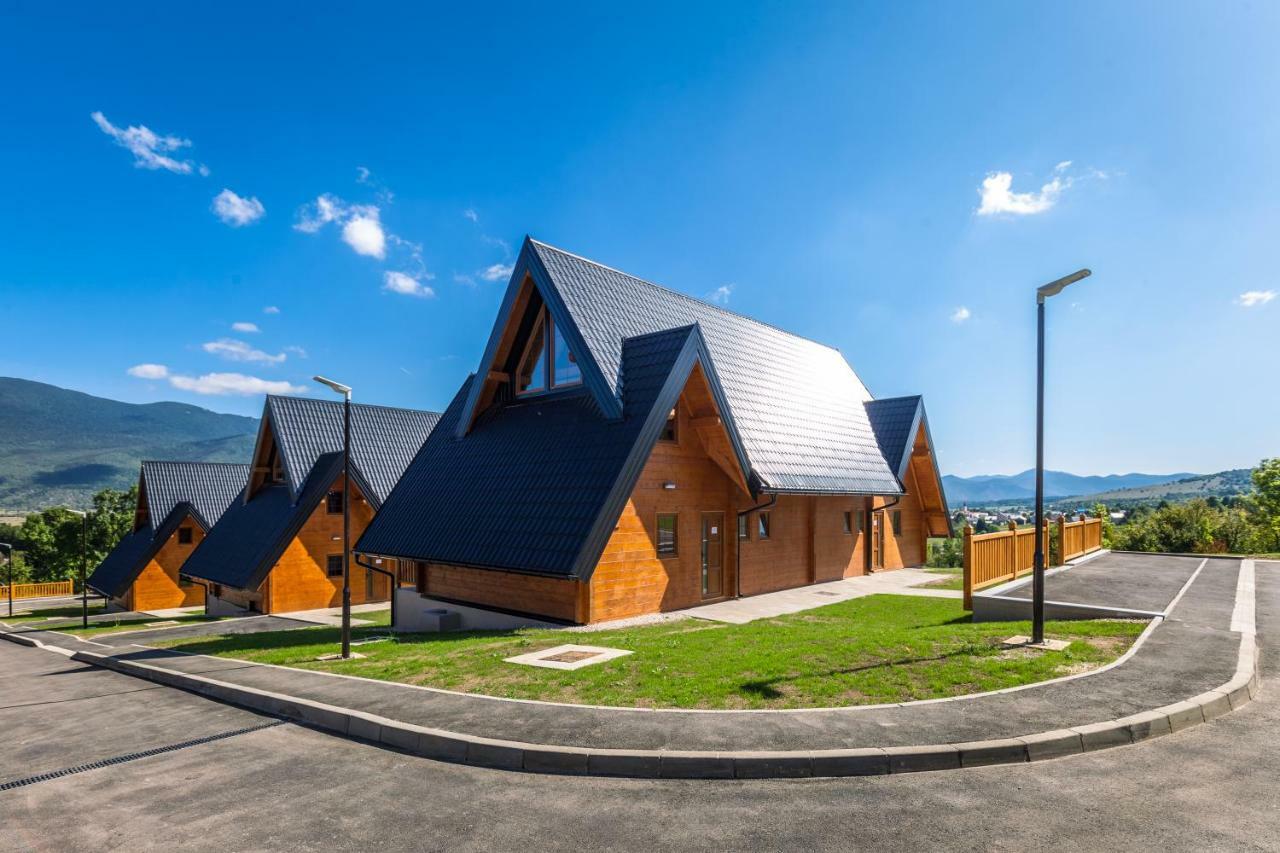 Wooden Houses Macola Hotel Korenica Exterior photo