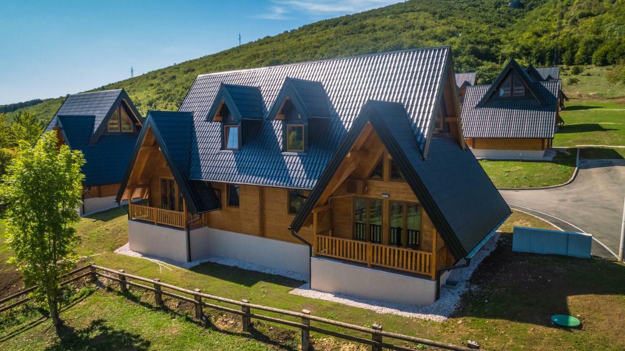 Wooden Houses Macola Hotel Korenica Exterior photo