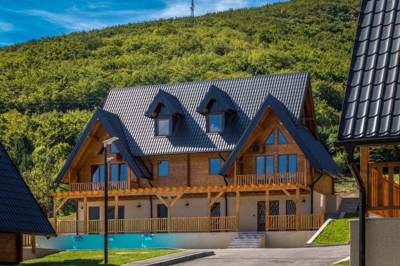 Wooden Houses Macola Hotel Korenica Exterior photo