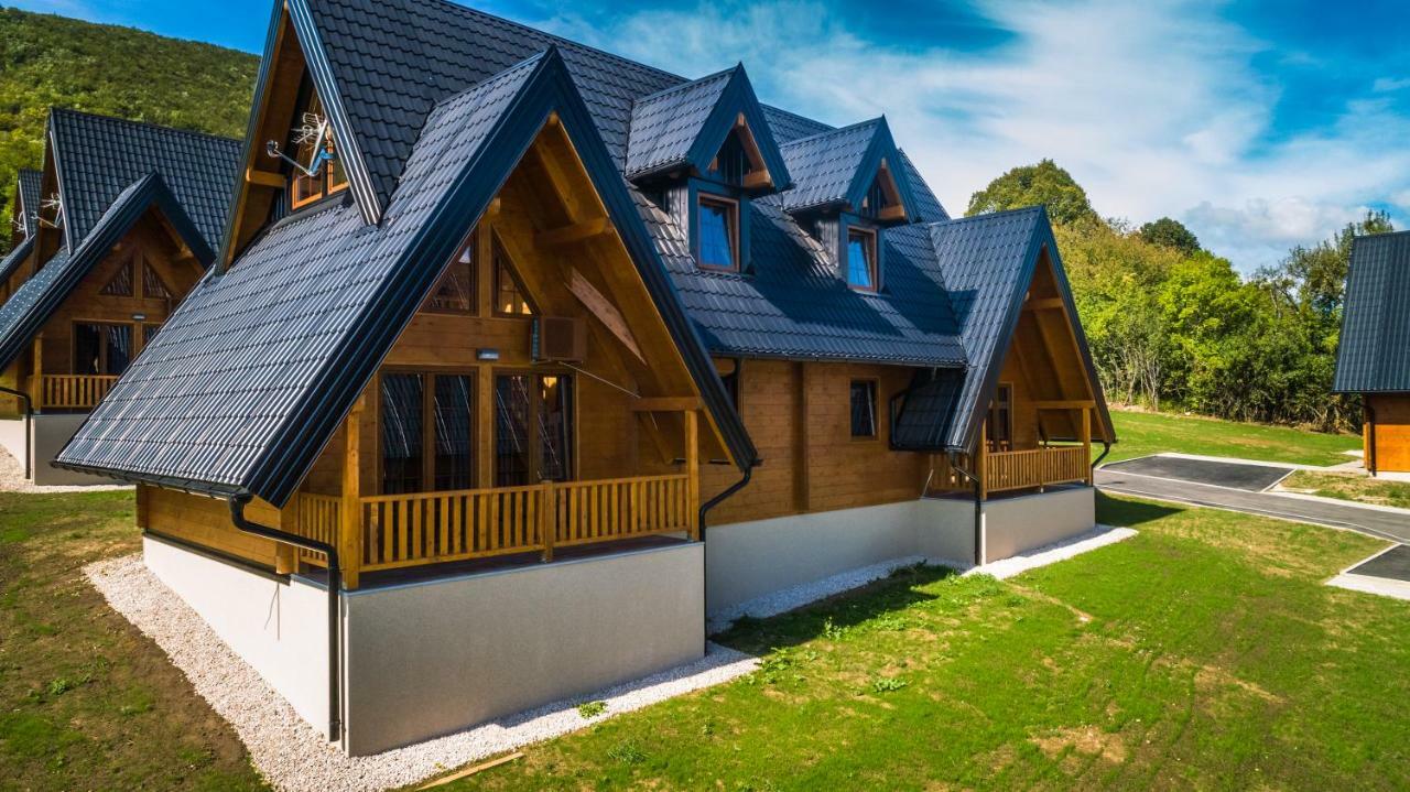 Wooden Houses Macola Hotel Korenica Exterior photo