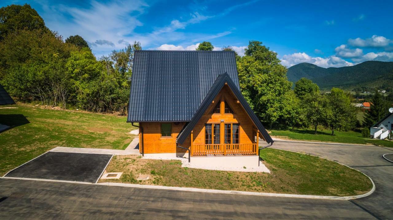 Wooden Houses Macola Hotel Korenica Exterior photo