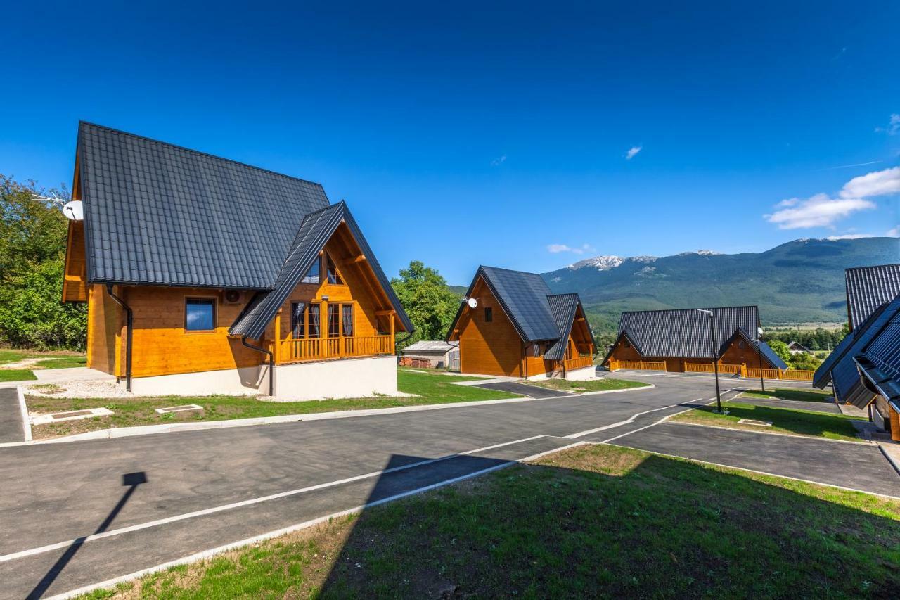 Wooden Houses Macola Hotel Korenica Exterior photo