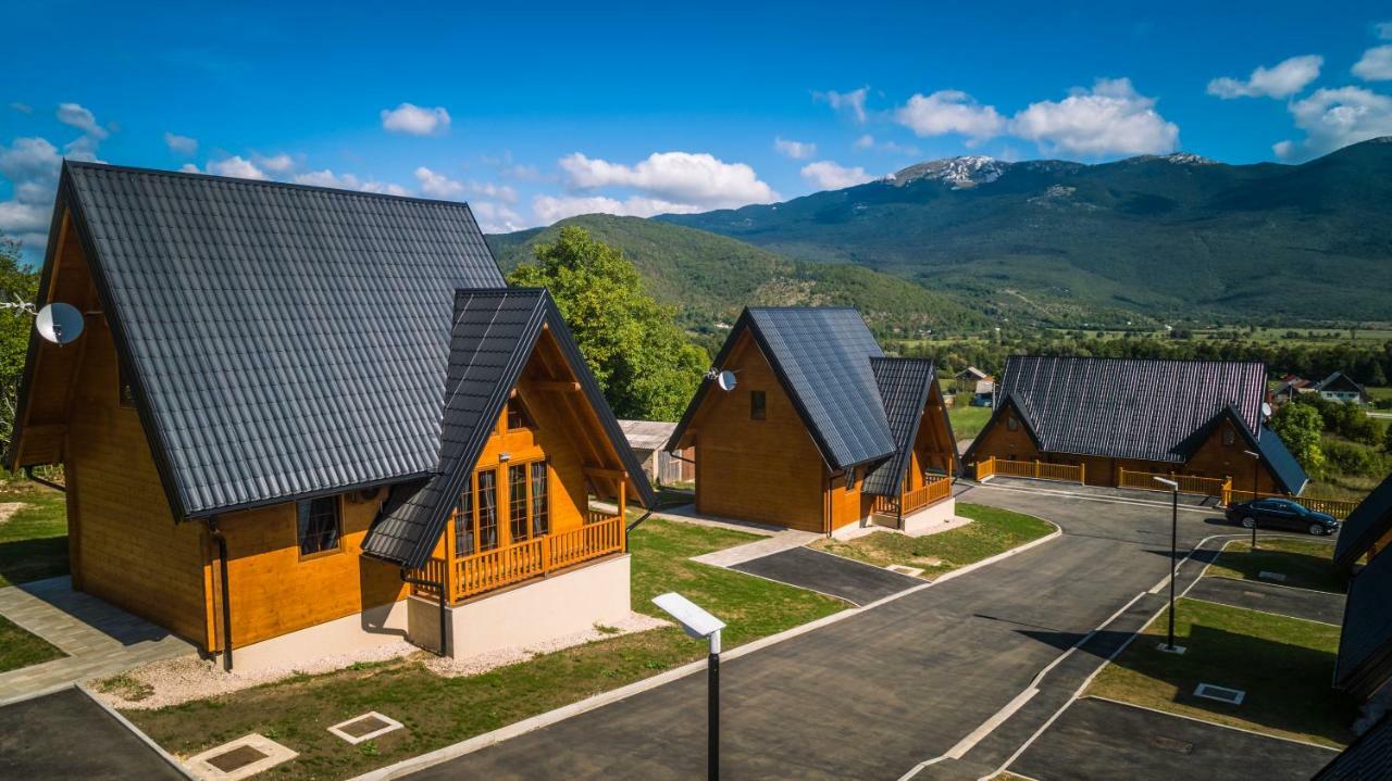 Wooden Houses Macola Hotel Korenica Exterior photo