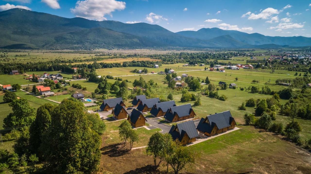 Wooden Houses Macola Hotel Korenica Exterior photo